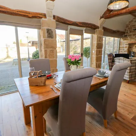 בית נופש The Cartshed, Sedbury Park Farm *