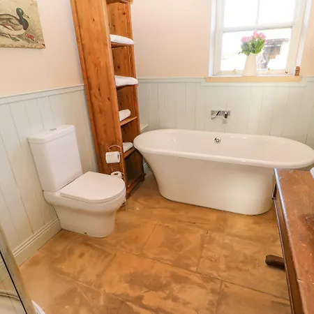 בית נופש The Cartshed, Sedbury Park Farm *