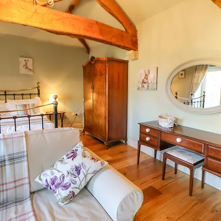 בית נופש The Cartshed, Sedbury Park Farm *