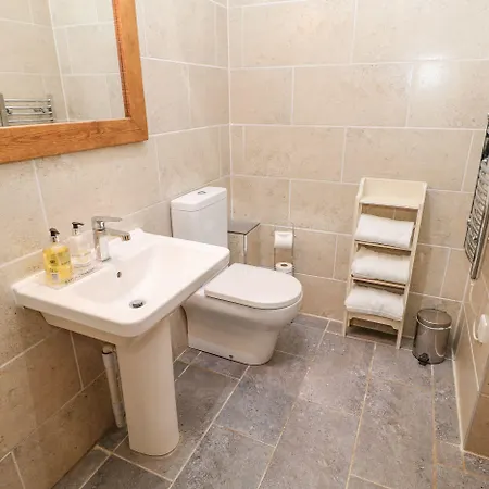 בית נופש The Cartshed, Sedbury Park Farm